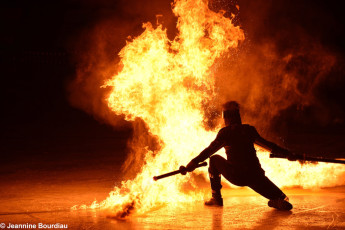 Art on Ice 2014 film-tv-stunt-artists-for-hire-fire-performer-dan-miethke-at-art-on-ice