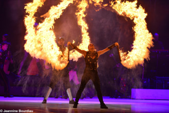 Art on Ice 2014 cirque-style-fire-show-spectacular-unique-acts