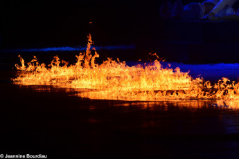 Art on Ice 2014 ice-on-fire-by-uk-fire-jugglers-for-custom-arena-production-effects