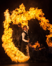 fire juggler for hire fire breather uk firejugglers.jpg